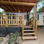 Κάμπινγκ Mare E Pineta 4*