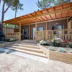 Κάμπινγκ Mare E Pineta 4*