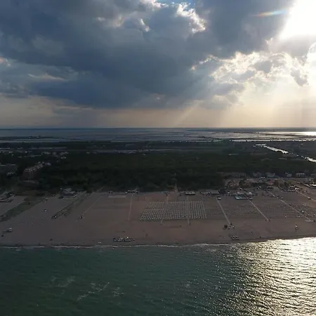 Mare E Pineta Кемпинг 4*