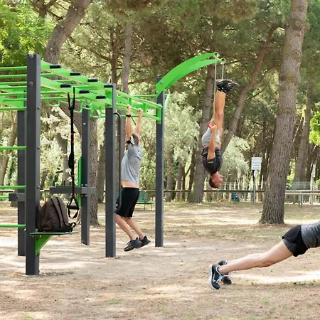 مكان تخييم Mare E Pineta