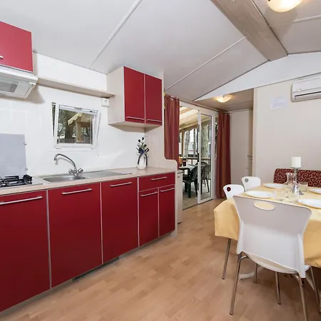 Mare E Pineta Kemping 4*