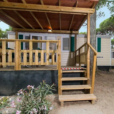 Camping Mare E Pineta 4*