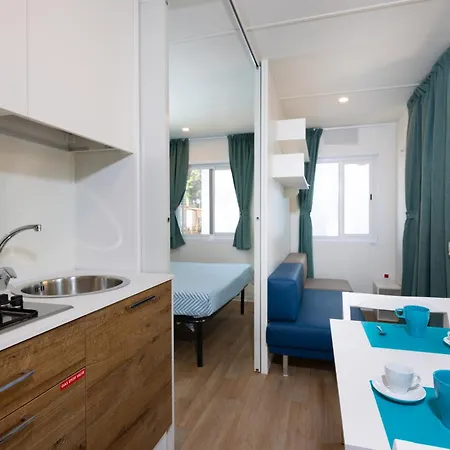 Camping Mare E Pineta 4*