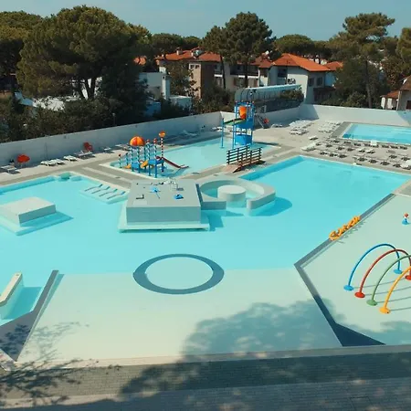 Mare E Pineta Camping 4*