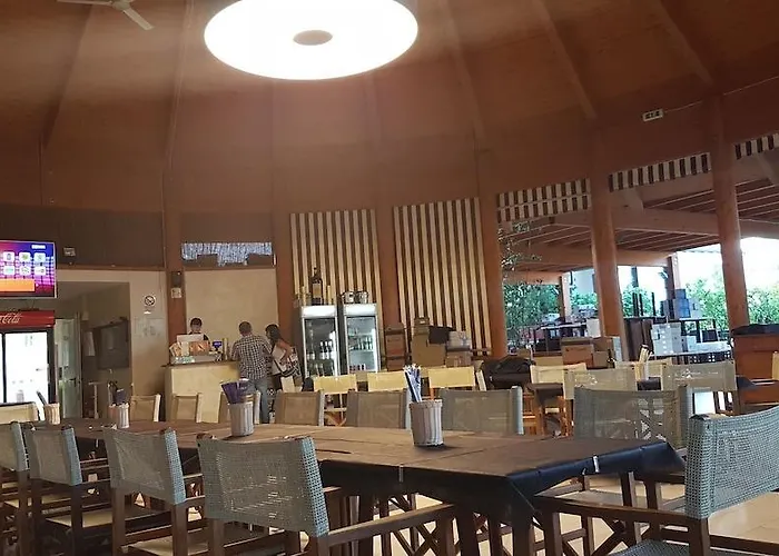 Kamp alanı Camping Mare E Pineta 4*