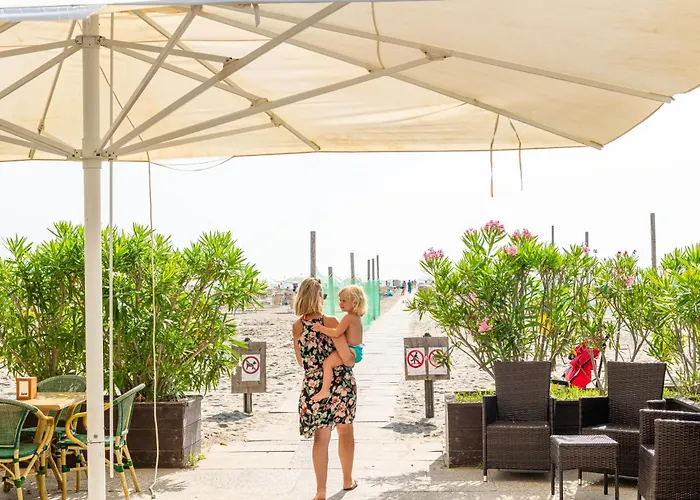 Camping Mare E Pineta 4*